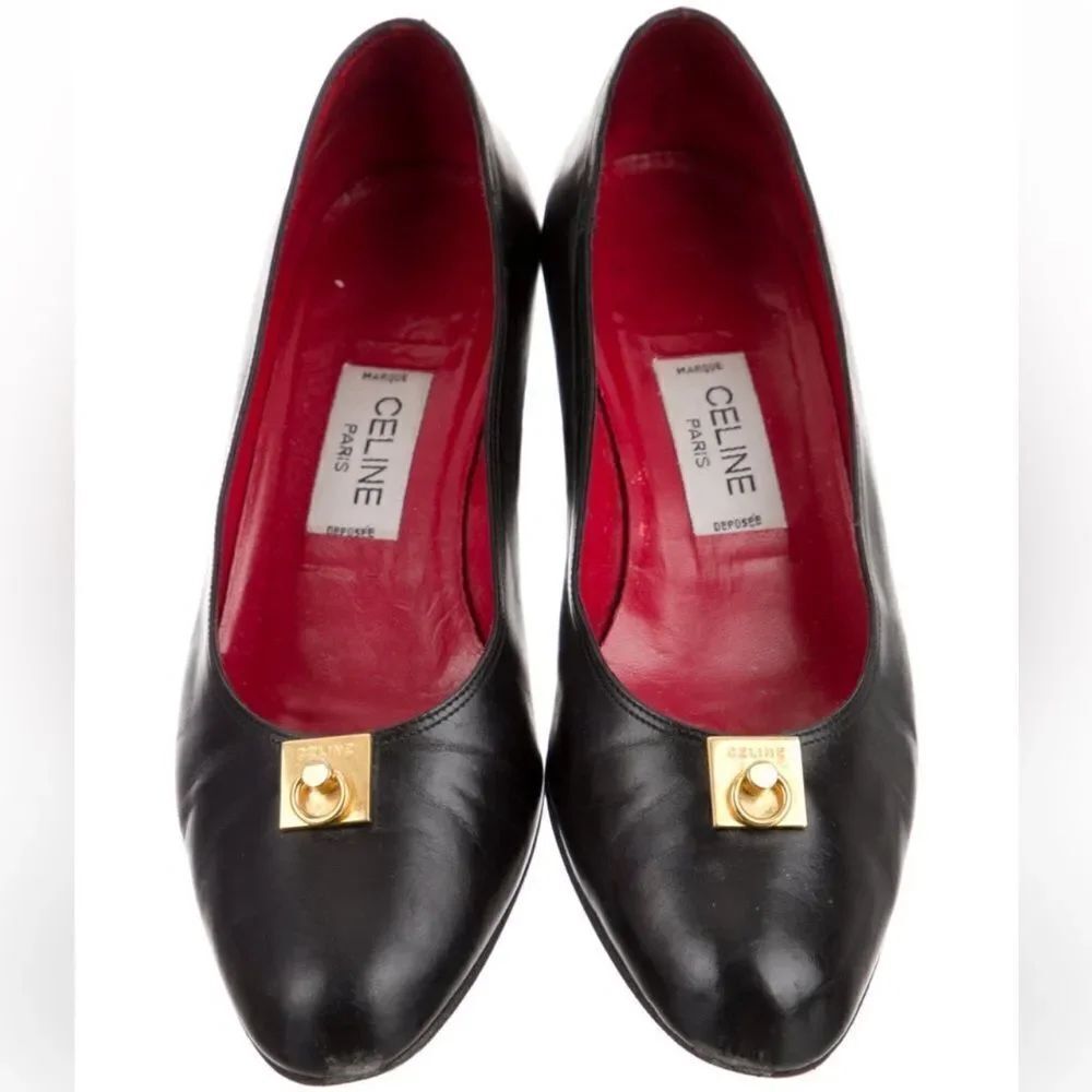Celine 2019 Black Leather Pumps/Shoes w/Gold Logo Accent Size: 4.5 (IT 34.5)